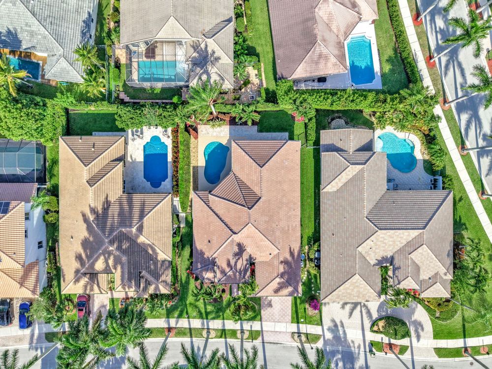 Houses with private pools in South Florida, seen from above